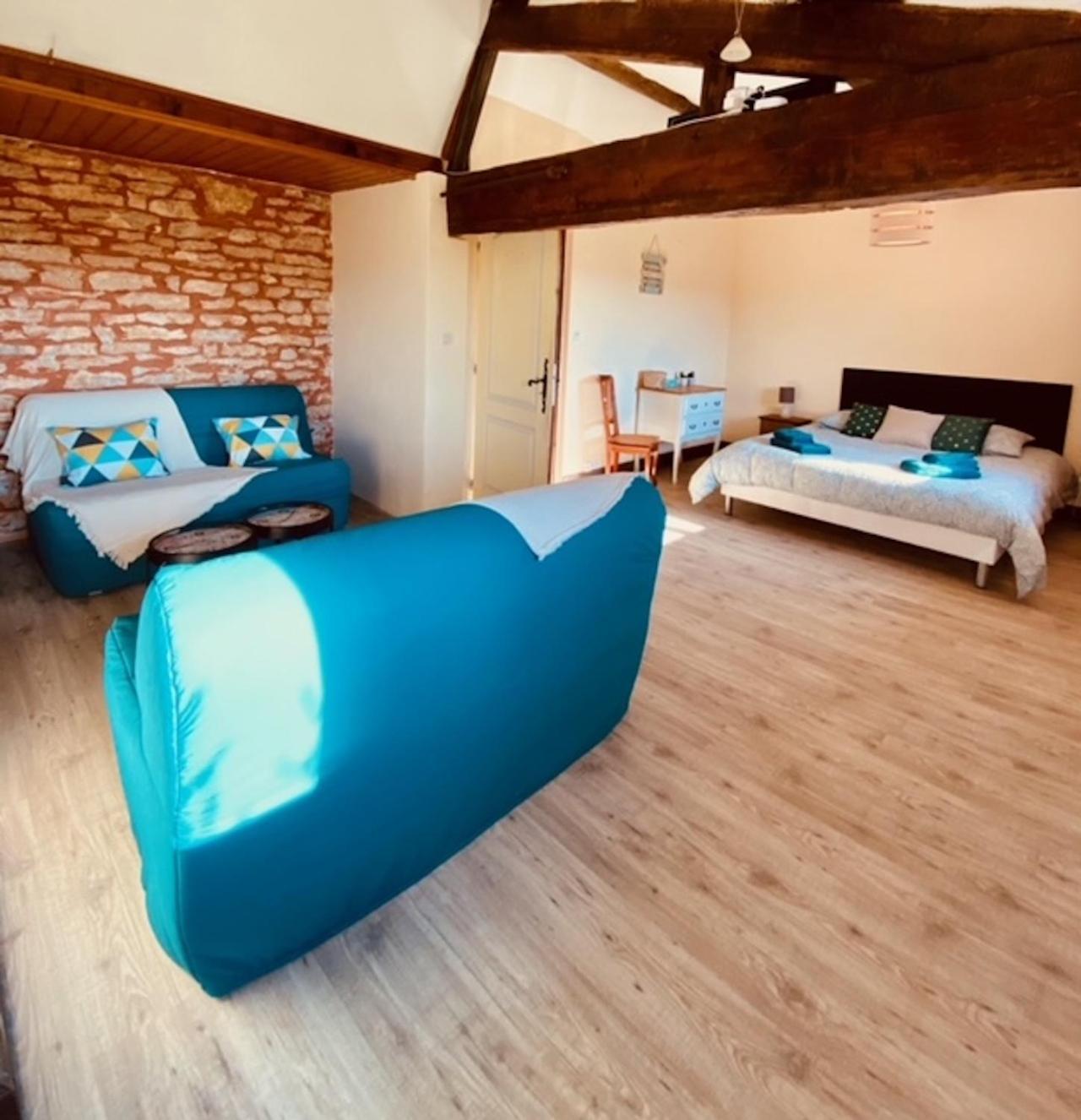 La Maison De La Colline Vers  Chambre photo