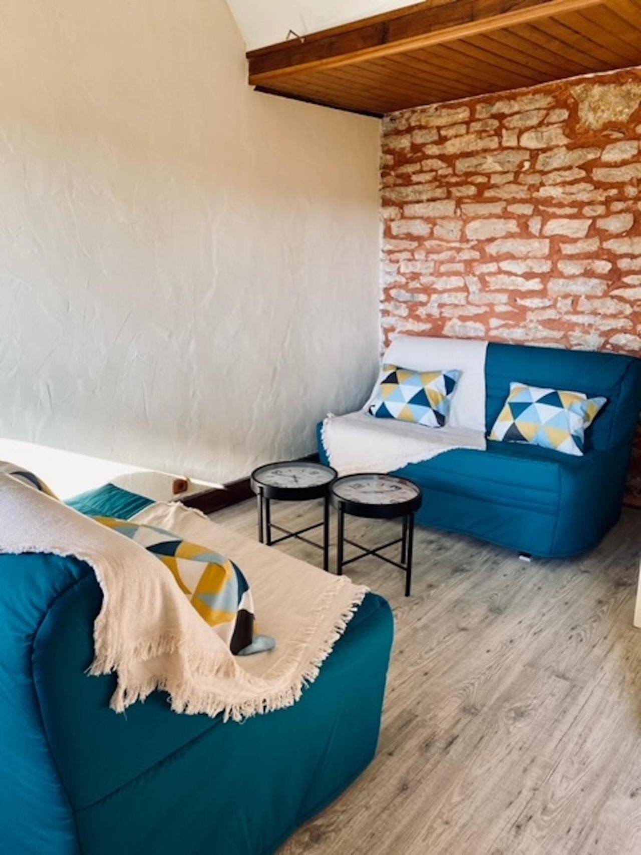 La Maison De La Colline Vers  Chambre photo